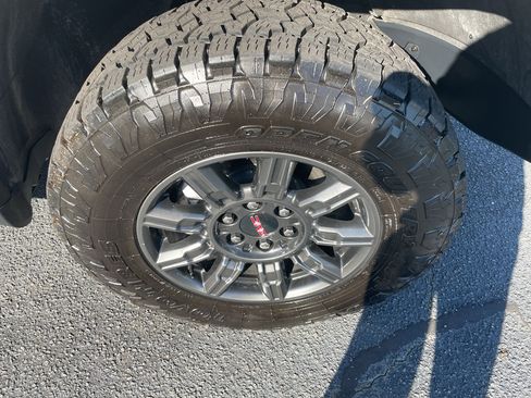 Certified 2024 GMC Sierra 1500 AT4X image 8