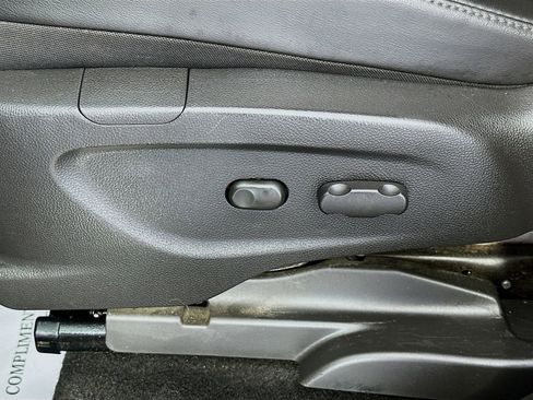 Used 2019 Buick Encore Sport Touring AWD/4WD image 19