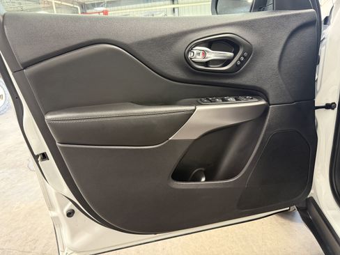 Used 2022 Jeep Cherokee Limited w/ Elite Package AWD/4WD image 20