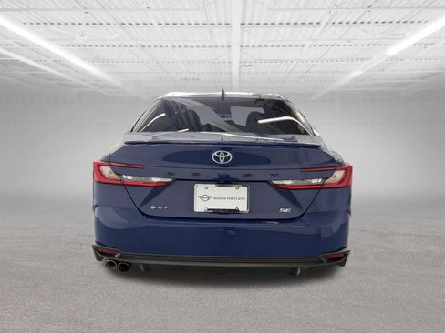 Used 2025 Toyota Camry SE FWD image 4
