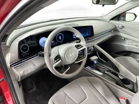 Used 2024 Hyundai Elantra SEL image 19