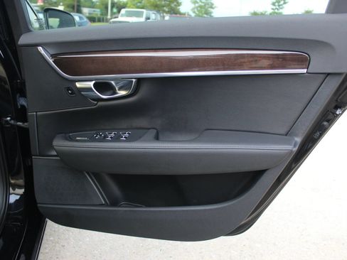 Used 2018 Volvo S90 T6 Momentum w/ Convenience Package AWD/4WD image 21