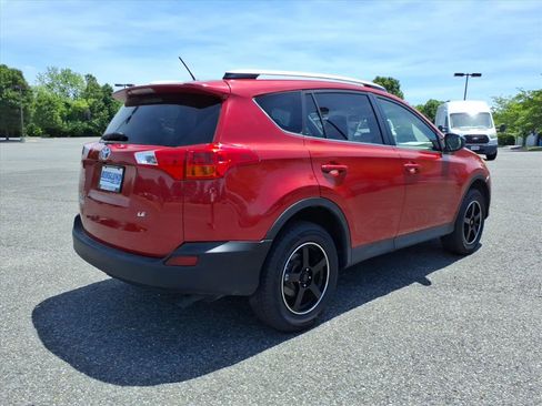 Used 2014 Toyota RAV4 LE FWD image 4