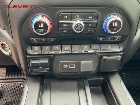 Used 2022 GMC Sierra 2500 AT4 w/ AT4 Premium Plus Package image 12