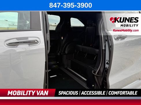 Used 2025 Toyota Sienna XSE w/ XSE Plus Package AWD/4WD image 22