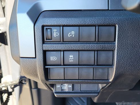 Certified 2025 Toyota Tacoma SR5 image 38