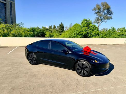 Used 2024 Tesla Model 3 Long Range AWD/4WD image 6