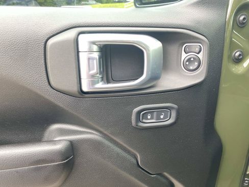 Used 2023 Jeep Wrangler Unlimited w/ 8.4" Radio Group AWD/4WD image 21