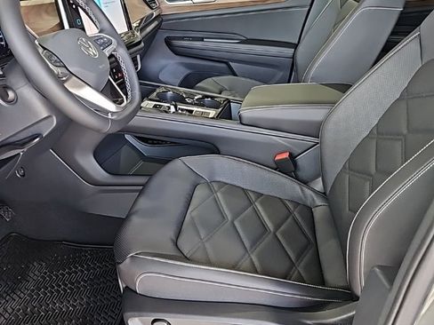 New 2026 Volkswagen Atlas SE FWD image 31