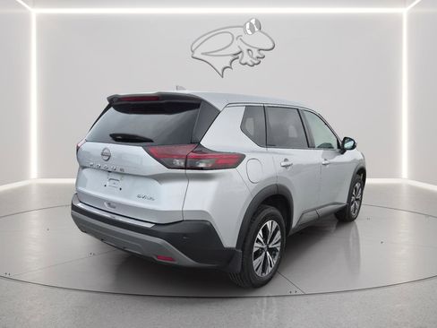 Used 2022 Nissan Rogue SV image 5