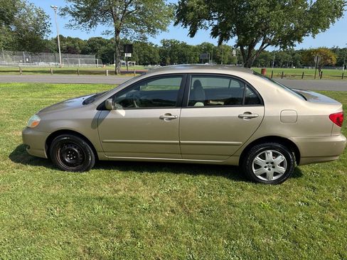 Used 2005 Toyota Corolla LE w/ Audio Value Pkg FWD image 33