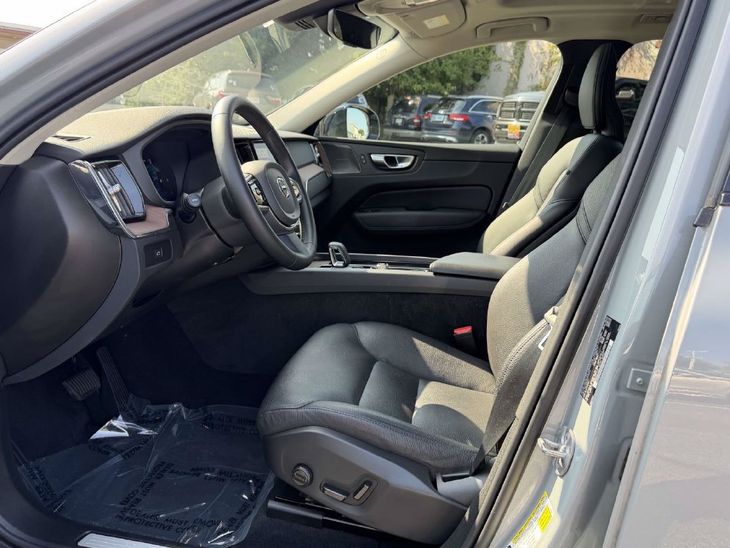 Used 2024 Volvo XC60 B5 Plus w/ Protection Package Premier AWD/4WD image 16
