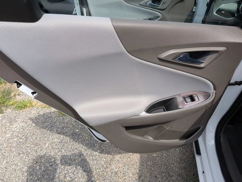 Used 2021 Chevrolet Malibu LT FWD image 25