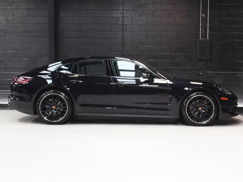 Used 2018 Porsche Panamera 4 AWD/4WD image 16