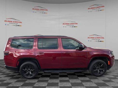 Used 2024 Jeep Wagoneer Series II AWD/4WD image 8