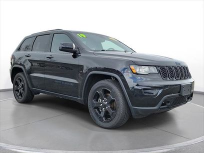 Used 2019 Jeep Grand Cherokee Laredo