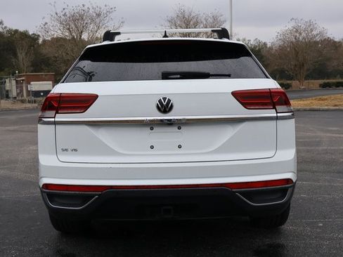 Certified 2023 Volkswagen Atlas Cross Sport SE image 6