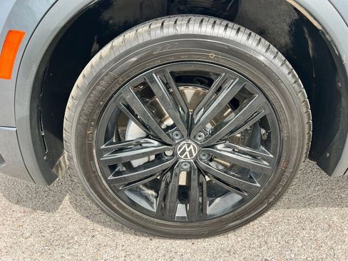 Used 2022 Volkswagen Tiguan SE R-Line FWD image 7