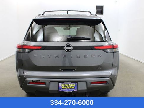 New 2026 Nissan Pathfinder SL image 3