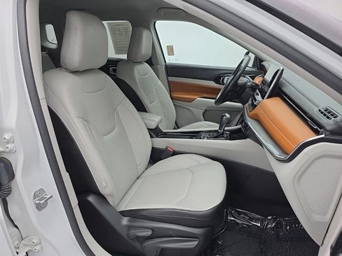 Used 2022 Jeep Compass Limited AWD/4WD image 47