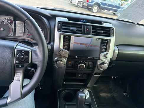 Used 2021 Toyota 4Runner SR5 Premium w/ Moonroof Package AWD/4WD image 21
