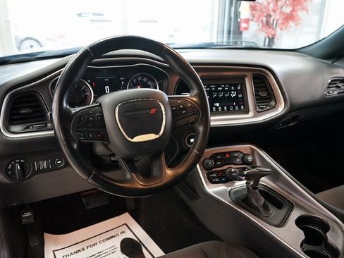 Used 2019 Dodge Challenger SXT image 37