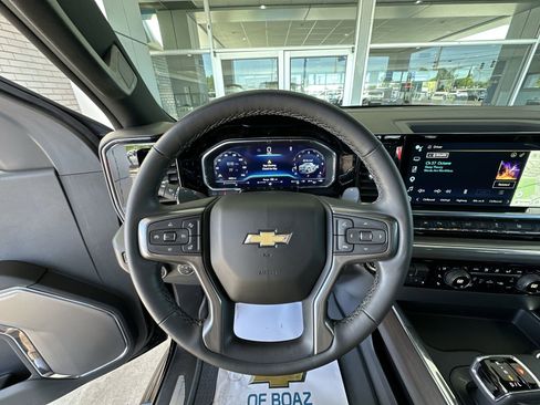 Used 2024 Chevrolet Silverado 1500 High Country w/ High Country Premium Package AWD/4WD image 12