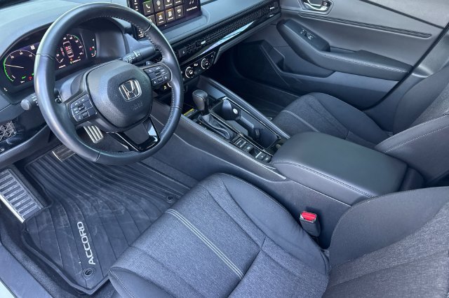 Used 2025 Honda Accord Sport image 12