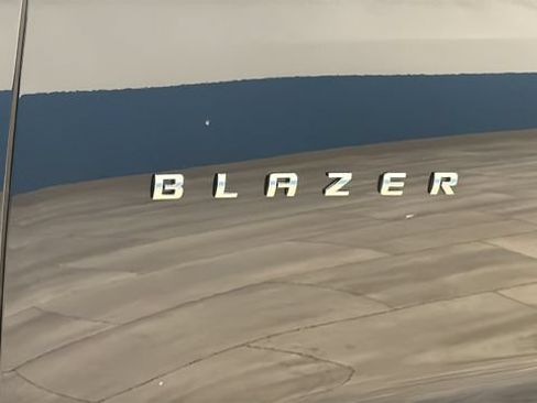 Used 2021 Chevrolet Blazer LT AWD/4WD image 34