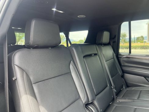 Used 2022 Chevrolet Suburban LT AWD/4WD image 3