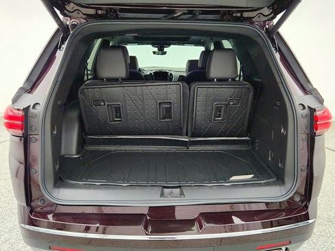 Used 2023 Chevrolet Traverse Premier w/ LPO, Floor Liner Package AWD/4WD image 24