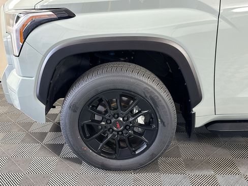 Used 2025 Toyota Tundra Limited image 11