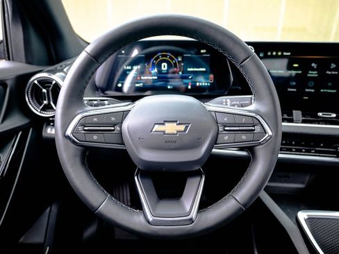 New 2026 Chevrolet Equinox LT AWD/4WD image 14