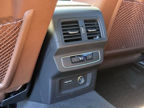 Used 2023 Audi Q5 2.0T Premium w/ Convenience Package image 23