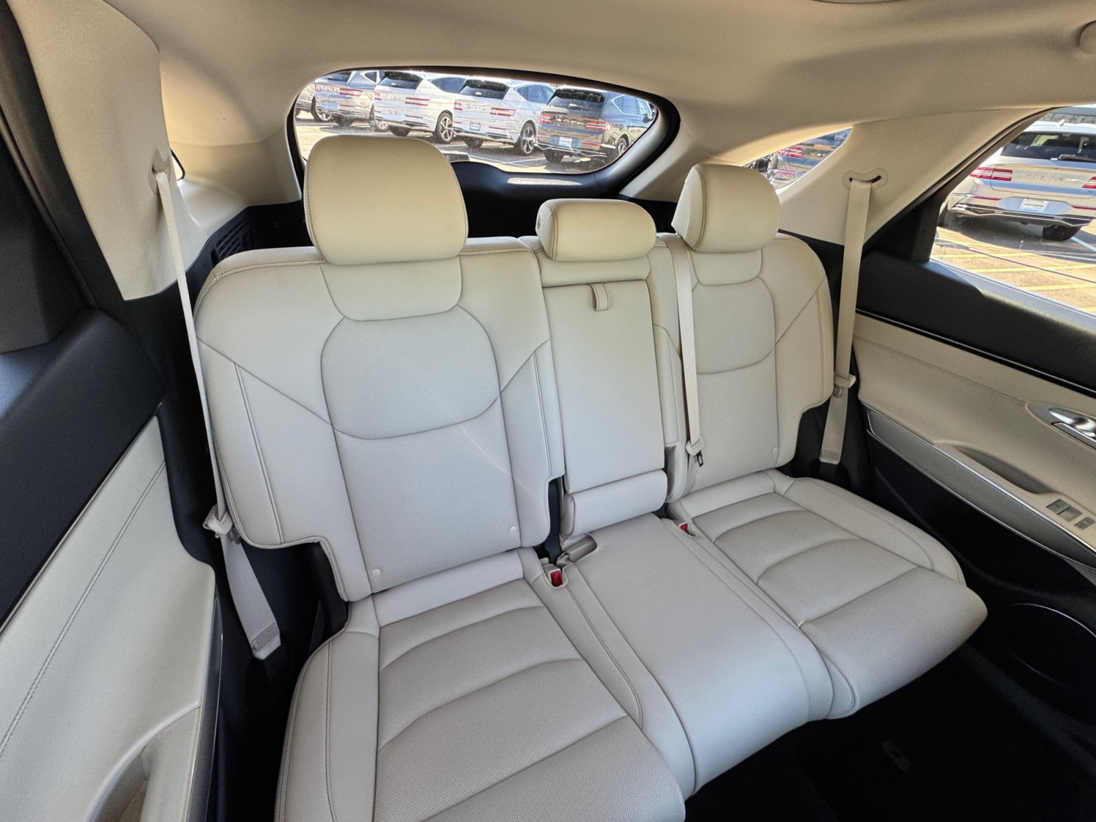 Used 2023 Genesis GV70 2.5T w/ Select Package AWD/4WD image 18