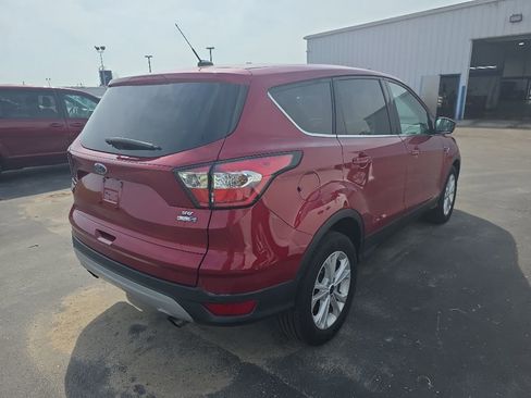 Used 2017 Ford Escape SE w/ SE Cold Weather Package AWD/4WD image 3