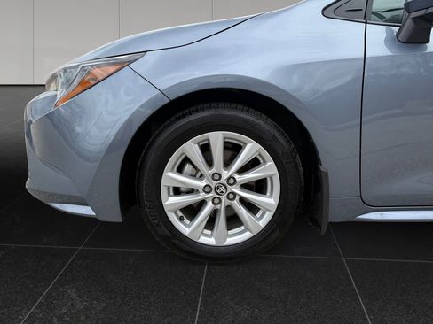 Used 2025 Toyota Corolla LE w/ LE Premium Package image 9