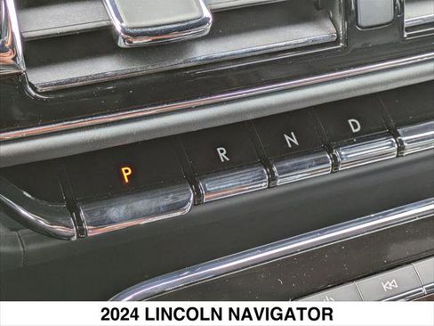 Used 2024 Lincoln Navigator Black Label AWD/4WD image 21