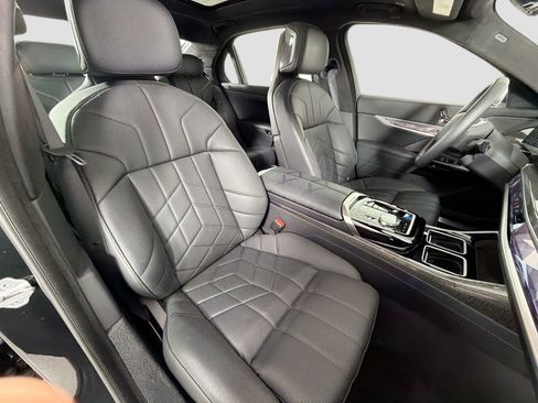 Certified 2023 BMW i7 xDrive60 image 29