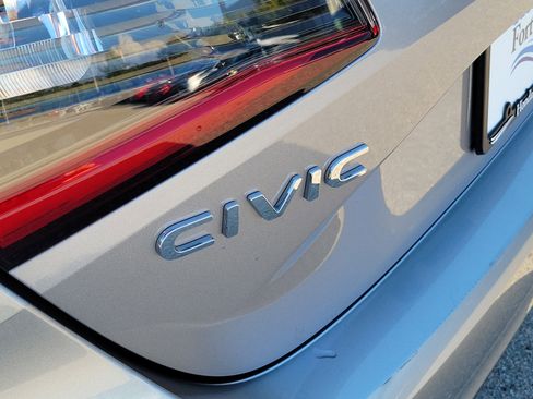 Used 2022 Honda Civic EX-L image 10