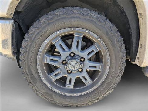 Used 2016 Toyota Tundra SR5 image 19