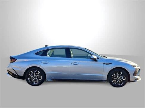 Certified 2025 Hyundai Sonata SEL image 9