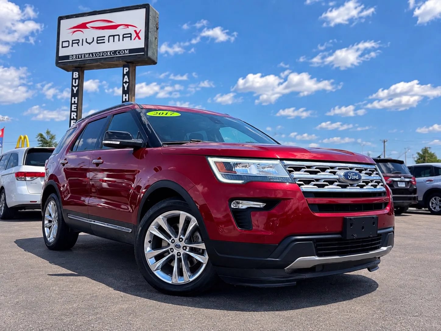 Used 2018 Ford Explorer XLT w/ Equipment Group 202A FWD image 1