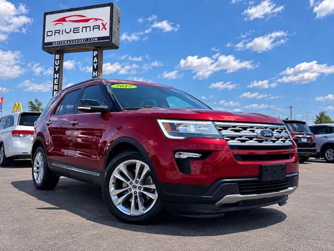Used 2018 Ford Explorer XLT w/ Equipment Group 202A FWD image 1