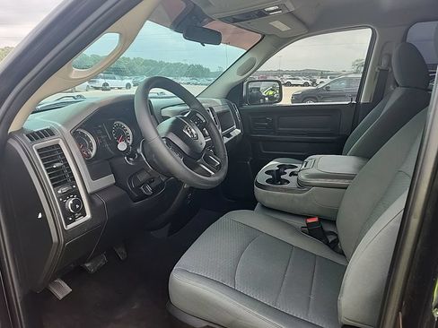 Used 2018 RAM 1500 Express w/ Express Value Package AWD/4WD image 5