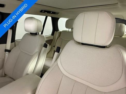 Used 2026 Land Rover Range Rover SE AWD/4WD image 6