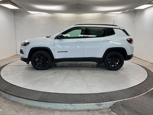 New 2026 Jeep Compass Latitude image 2