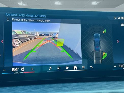 Used 2025 BMW M440i Coupe w/ Premium Package image 21