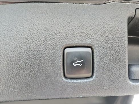 Used 2022 Ford Escape SEL FWD image 12