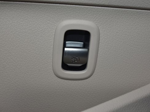 New 2026 Mercedes-Benz C 300 4MATIC Sedan image 6